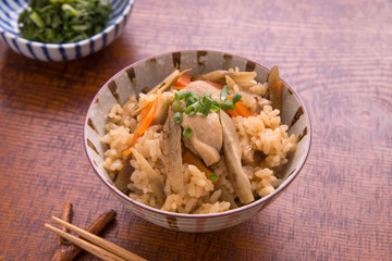鶏とごぼうの炊き込みご飯