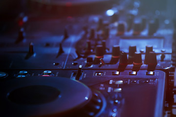 Obraz na płótnie Canvas Close up view of professional DJ console