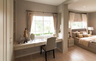Fototapeta na wymiar Beautiful room interior with hardwood floors and view of new luxury home