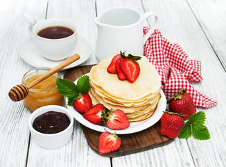 pancakes with strawberries