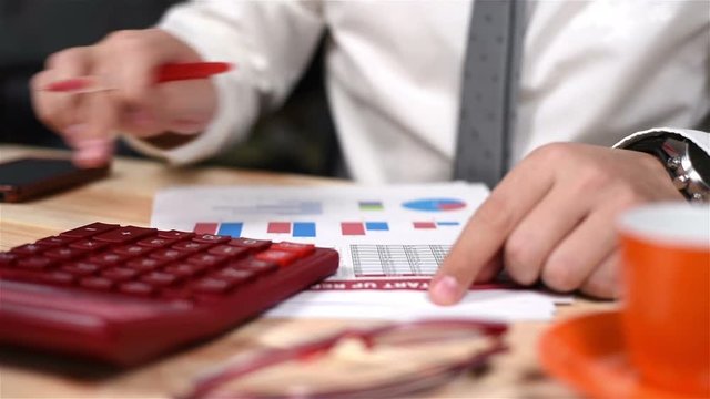 Trader Monitors Leaks In The Budget