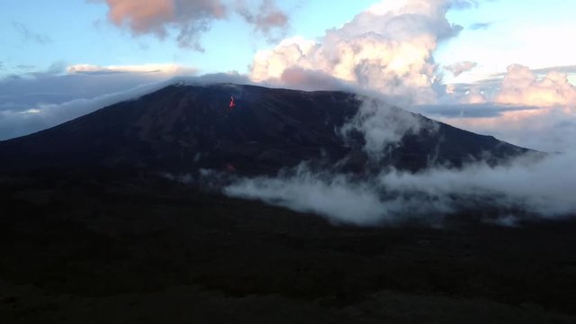 Lave en fusion, &eacute;ruption volcan de la r&eacute;union, piton de la fournaise