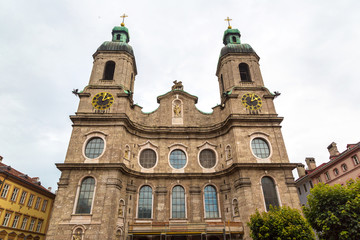 Fototapeta na wymiar Saint Jacob Cathedral in Innsbruck
