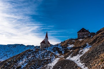 Wallfahrtskirche und Schutzhaus Latzfonser Kreuz