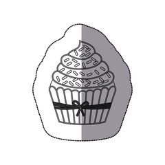 Muffin icon. Cupcake dessert sweet and bakery theme. Isolated design. Vector illustration