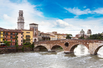 Fototapeta premium Bridge Ponte di Pietra in Verona