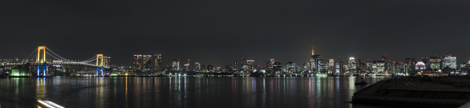 東京湾の夜景（豊洲からの風景） 