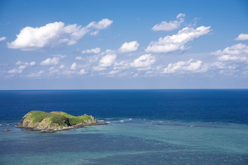 Fototapeta premium 石垣島から大地離島と海