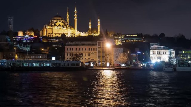 Стамбул, вид с моста Галата. 