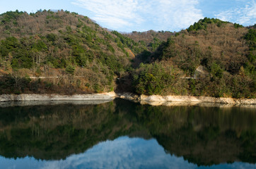 Obraz premium Mountain and lake