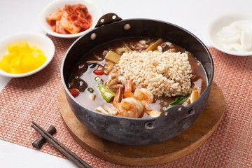 haemul nurungji tang,  Scorched Rice Soup with Seafood, 해물누룽지탕