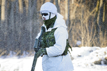Fototapeta na wymiar Soldier in winter