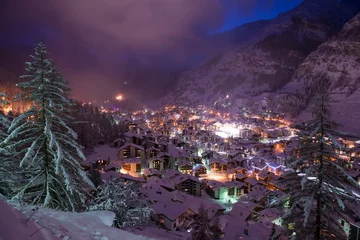 Crédence de cuisine en verre imprimé Cervin aerial view on zermatt valley and matterhorn peak