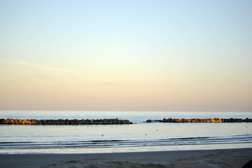Obraz premium mare dalla spiaggia al tramonto
