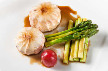 Grilled mushrooms and asparagus, tomato, juice