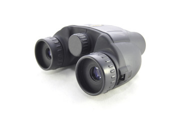 Бинокль на белом фоне крупным планом