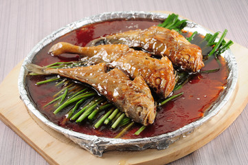 Yellow Croaker on a Sizzling Iron Plate