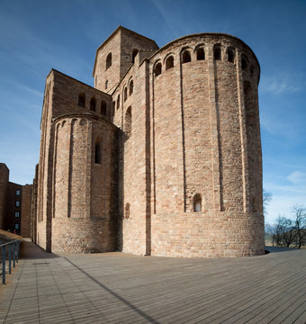 &Aacute;bside de la can&oacute;nica de Sant Vicen&ccedil; de Cardona