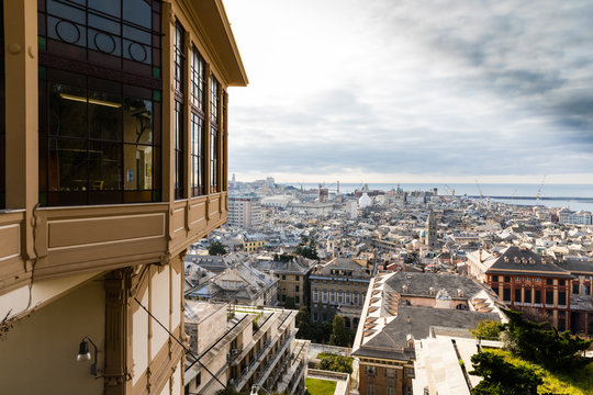 Castelletto lift, is the most famous of the Genoese elevators; connects Piazza del Portello, in the center of Genoa, with Luigi Montaldo belvedere in Castelletto Esplanade