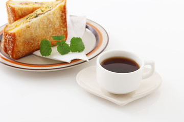 おいしそうなパンとコーヒー
