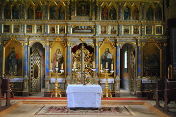 Fototapeta na wymiar Ikonostas w cerkwii prawosławnej