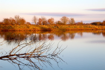 Obraz premium Amazing fall colors in mirror