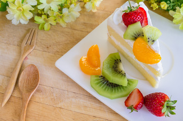 fresh cream cake with mixed fruits