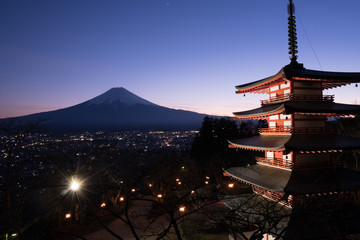 夕暮れの富士山