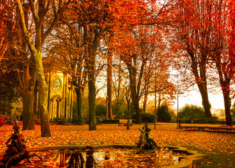 Autumn in the Park in the Portuguese city of Porto - 131691693
