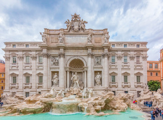 Obraz na płótnie Canvas Famous Trevi Fountain in Rome Italy