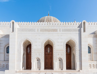 Fototapeta na wymiar Sultan Qaboos Grand Mosque