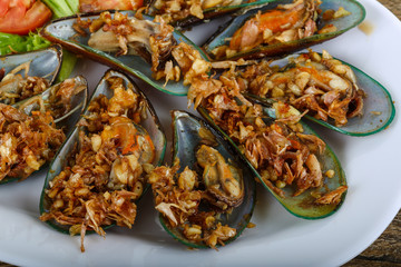 Mussels with garlic