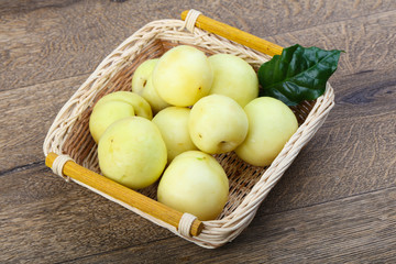 Nectarines in the bowl