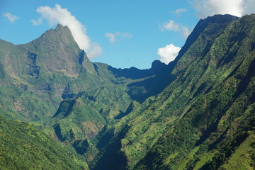 Mountains of Tahiti island, the mount Orohena on the left ( highest point of French Polynesia ) and the mount Aorai on the right, South Pacific
