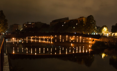 Fototapeta na wymiar El rio iluminado