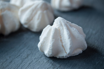 meringues sur ardoise