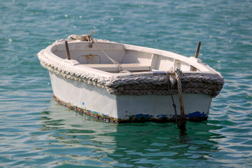 Niewielka łódka rybacka w porcie Marsaxlokk na Malcie © andrzej_67