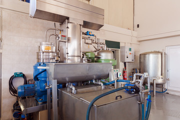 Interior plant with equipment for the production and extraction