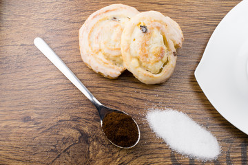 Leckere Marzipanschnecken mit Kaffee