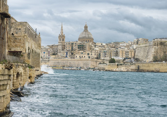 Fototapeta na wymiar View toward the historic city of Valletta, Malta