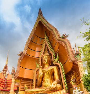Gold big buddha statue temple wat tham sua