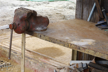 old vice workbench