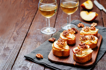 Apple Brie maple syrup walnut crostini