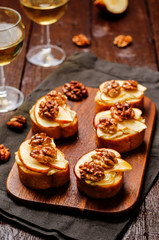Apple Brie maple syrup walnut crostini