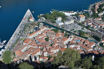 Czarnogóra - Kotor, widok z murów miejskich. © konik60