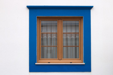 Fototapeta na wymiar traditional portuguese window