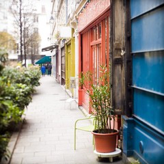 Fototapeta na wymiar Les petites rues de Paris