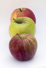Different varietes of apple (Pink lady, golden delicius, gala )