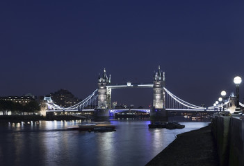 Fototapeta na wymiar London Tower Bridge at twilight
