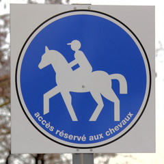panneau voie réservée aux chevaux